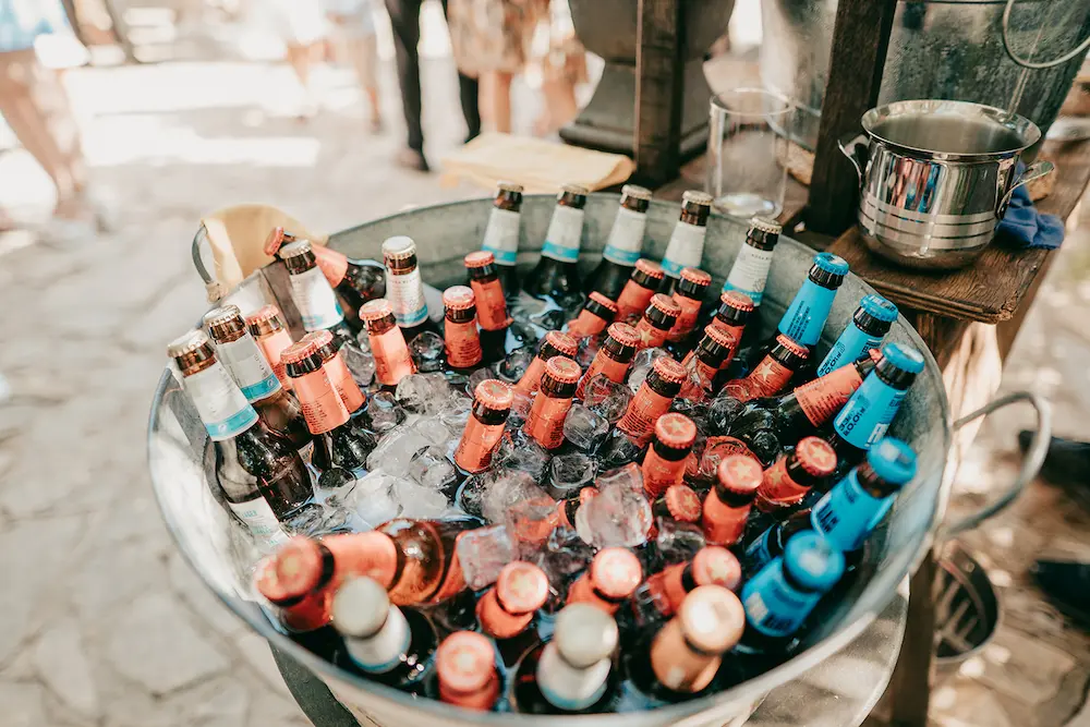 Getränkezuber während des Sektempfangs