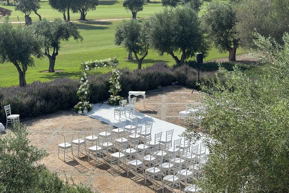 IMG_8157_neu Zeremonieplatz vor dem Golfclubgebäude